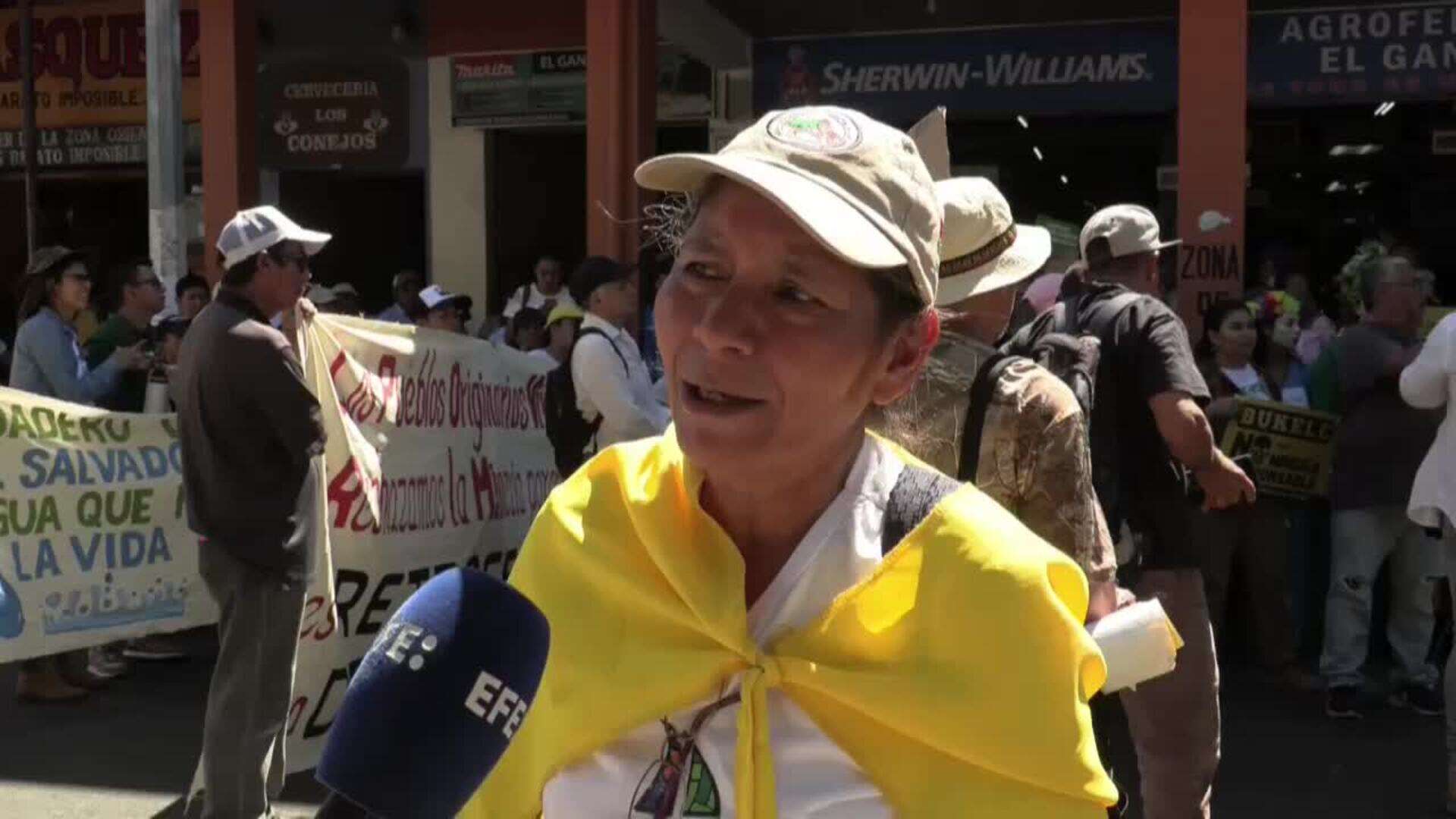 Activistas salvadoreños exigen derogación de la ley de minería y llama a 