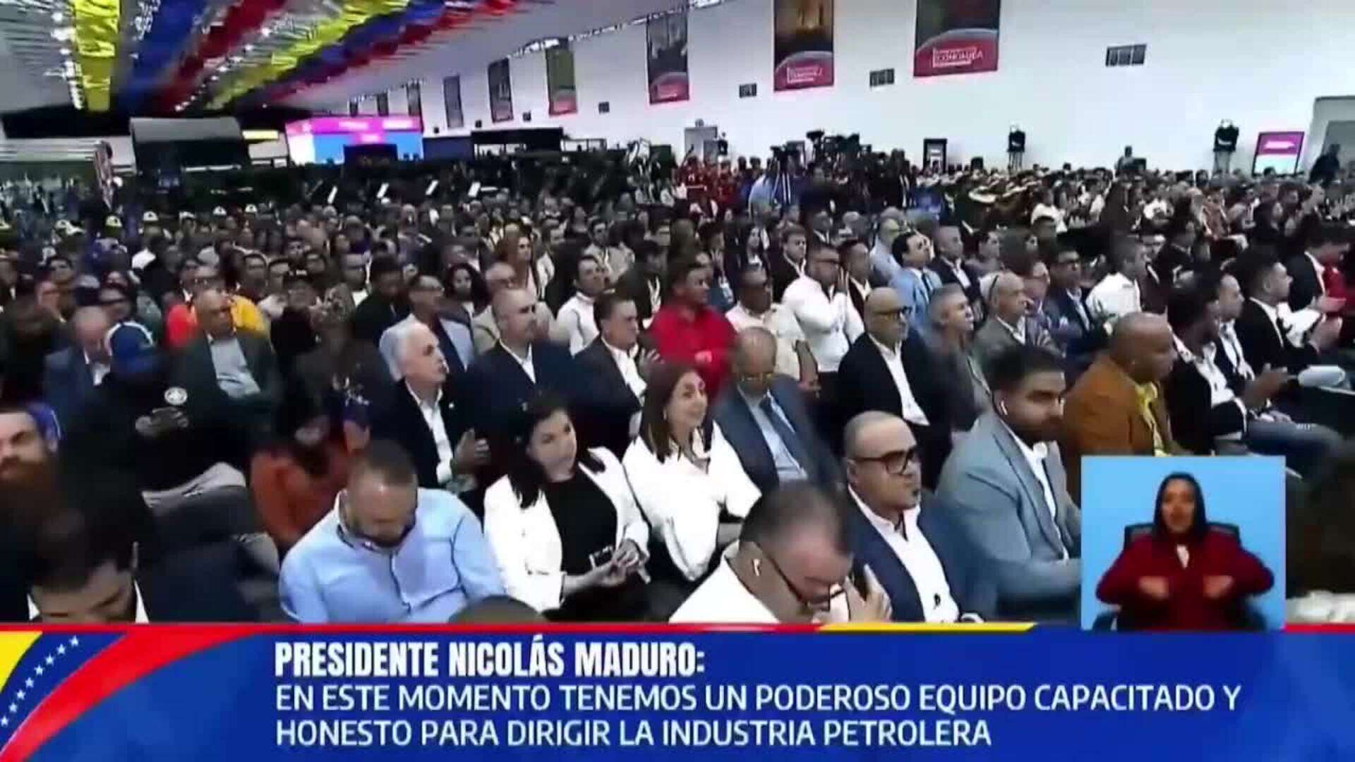 Maduro aspira a que Venezuela produzca 1,5 millones de barriles diarios en 2025