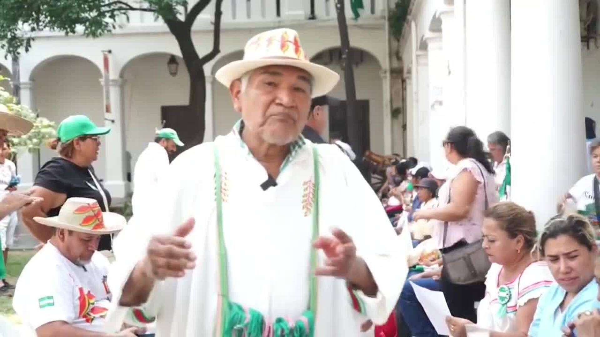 Indígenas afectados por los incendios en Bolivia marchan y exigen respeto a la vida