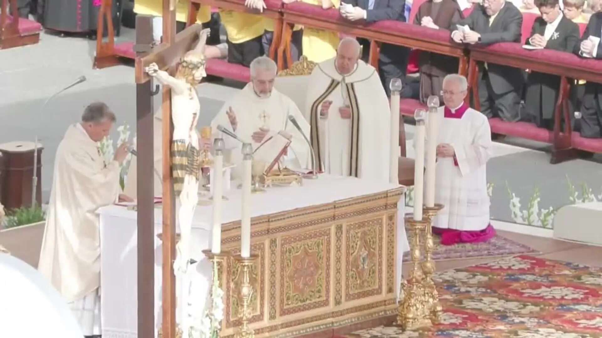 El papa pide a los participantes que eviten que el Sínodo sea un 