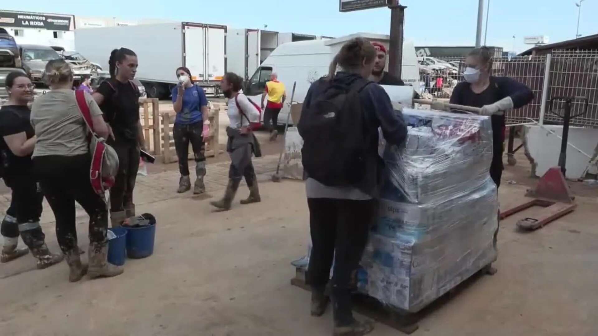 Los envíos masivos desbordan los centros logísticos, que piden una mejor organización