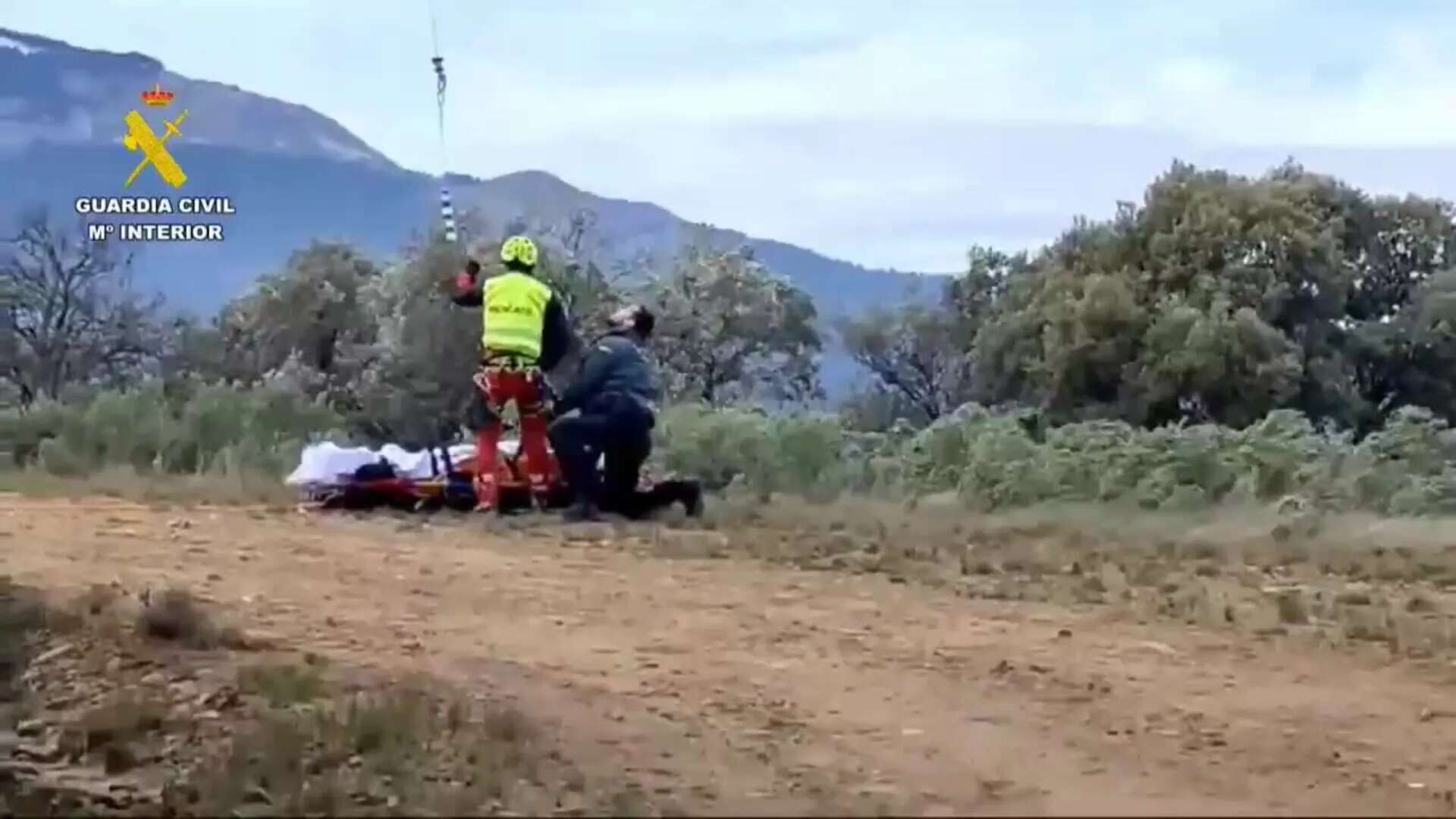 Evacuado en helicóptero un ciclista tras sufrir un grave accidente en Turruncún, La Rioja