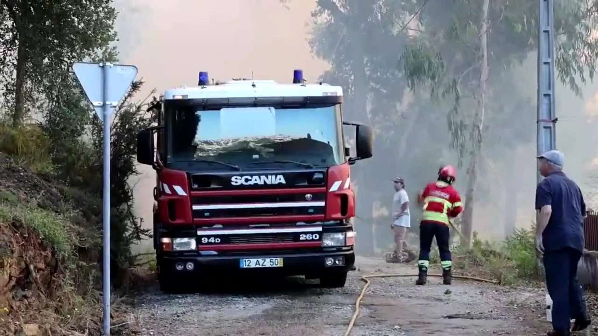 Un bombero fallece y otros cuatro resultan heridos en incendio en distrito luso de Aveiro