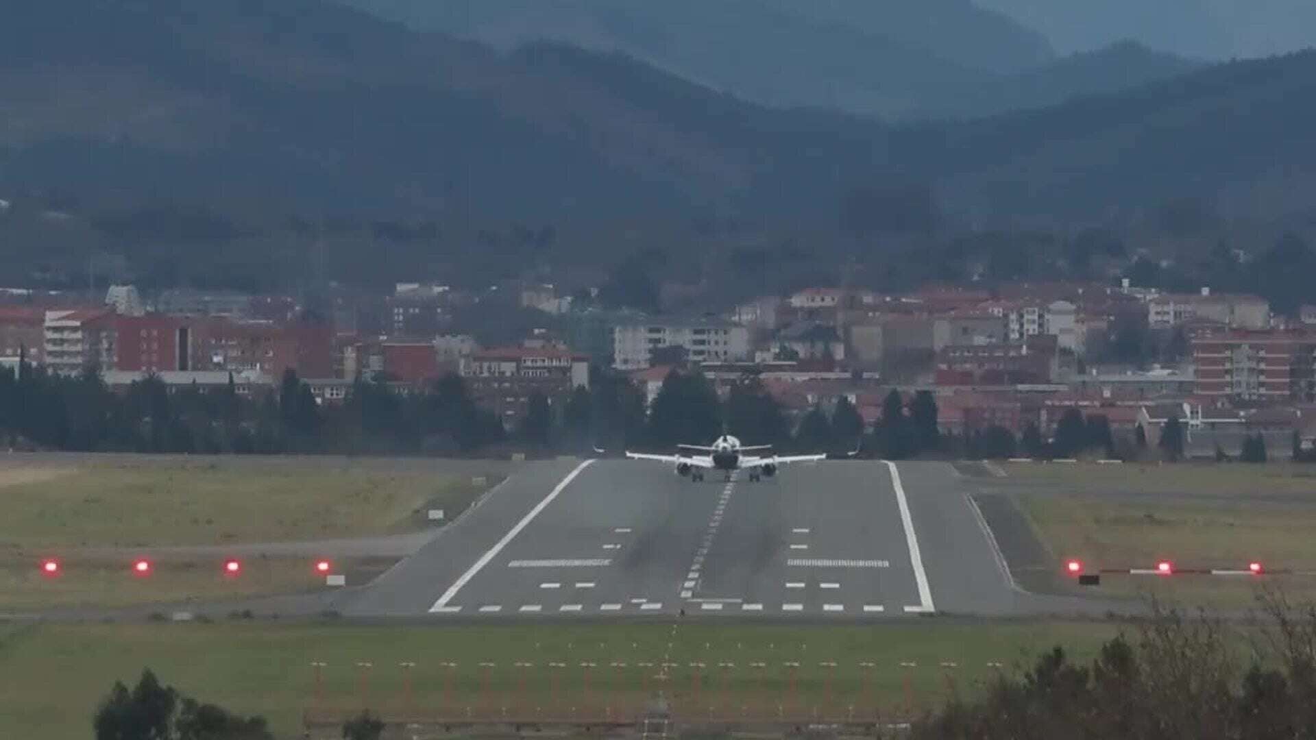 El viento adelanta su presencia en Bizkaia y ya supera los 100 km/h en varios puntos