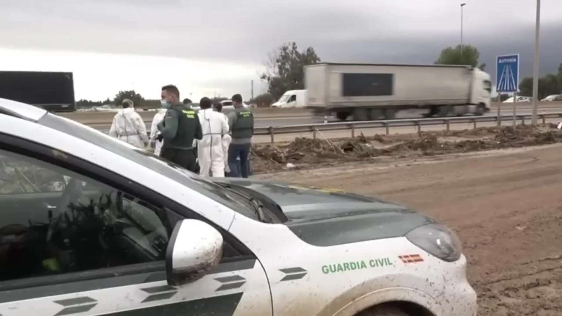 La Guardia Civil localiza en Catarroja un nuevo cadáver arrastrado por el agua