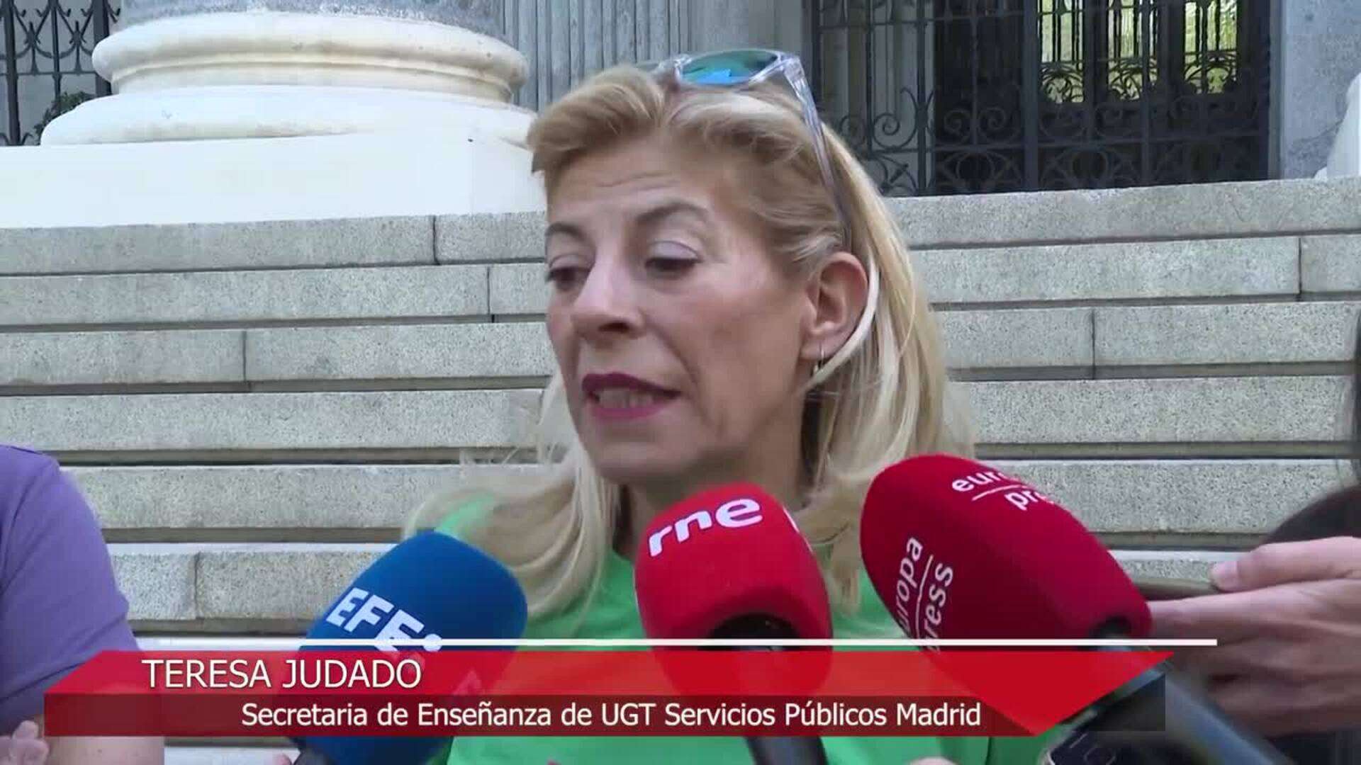 Miles de personas salen con la 'marea verde' por la educación pública en Madrid