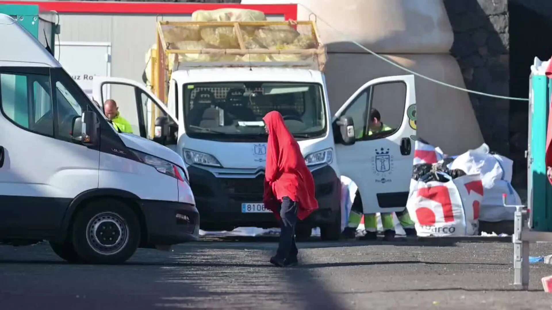 Una embarcación de Salvamento Marítimo rescata a 65 migrantes al sur de El Hierro