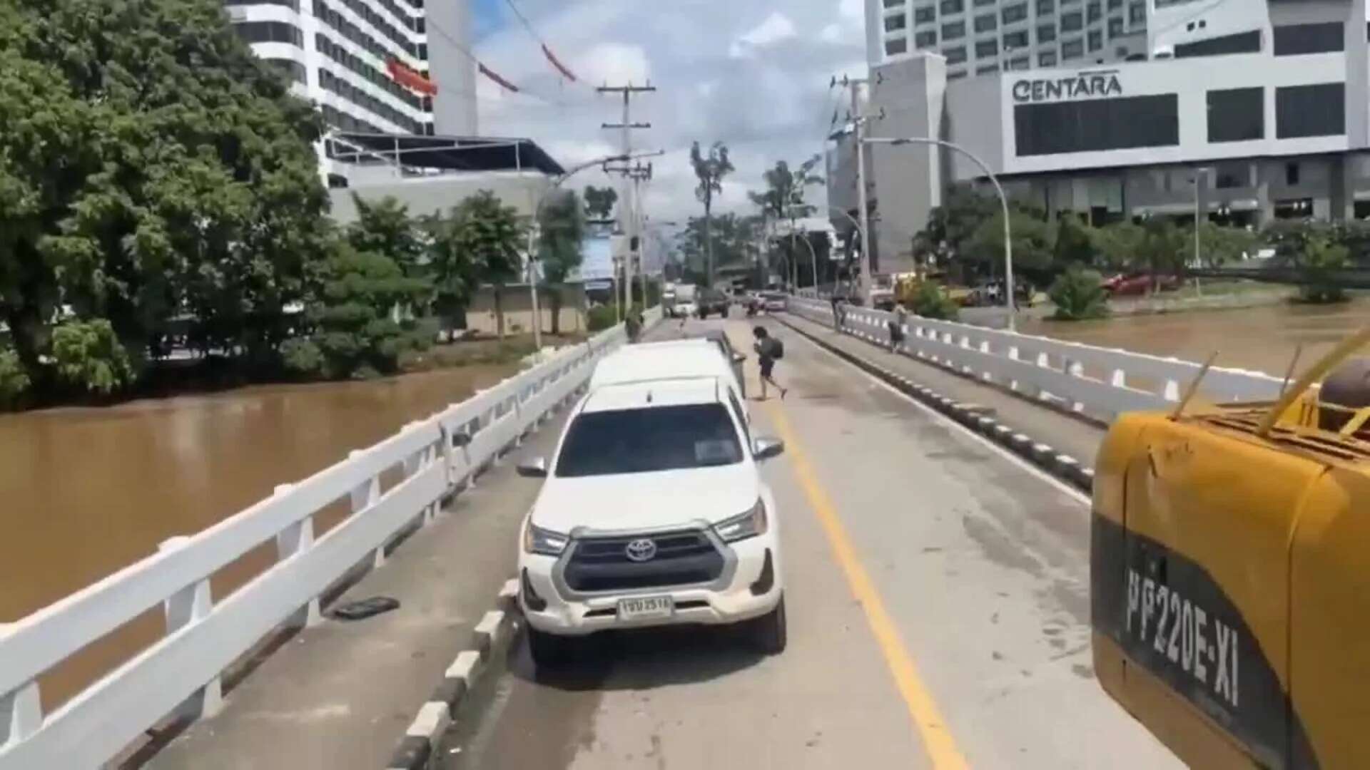 Las intensas lluvias que azotan el norte de Tailandia provocan inundaciones en Chiang Mai