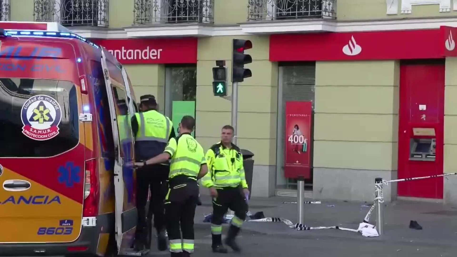 Dos mujeres y un bebé heridos al ser arrollados por un coche de Policía en Madrid