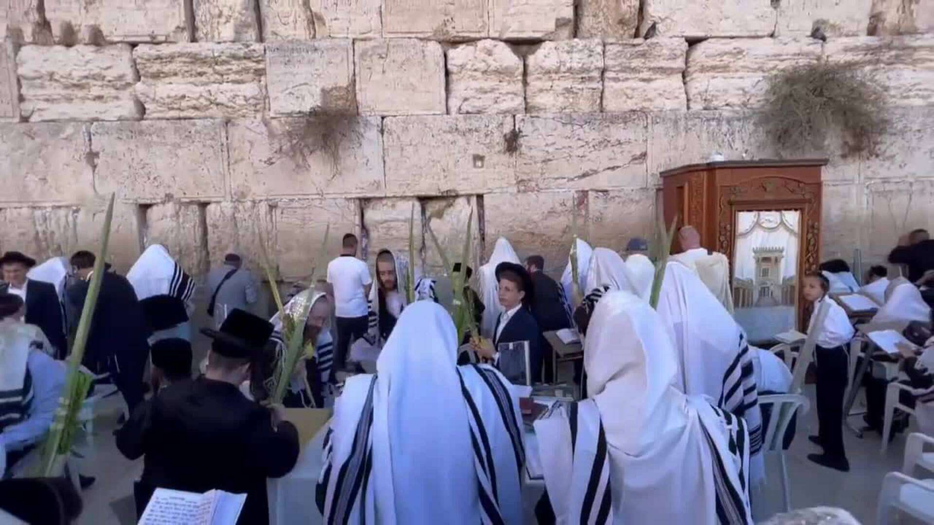 Cientos de judíos ortodoxos acuden en Jerisalén a la bendición de 'BirkaT Kohanim'