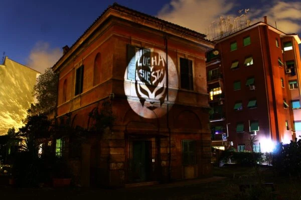 Violenza contro le donne, nell'osteria di Zerocalcare lavoreranno le ospiti di Lucha Y Siesta