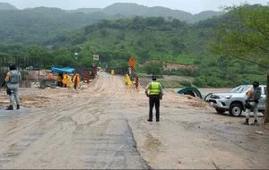 Huracán Erick inundó viviendas, cortó caminos y dejó sin luz a siete municipios de Guerrero