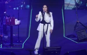 “México tiene que despertar”: Ana Gabriel lamenta en pleno concierto la muerte de Carlos Manzo (Video)