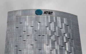 Monopolio de Slim e incumplimiento de México podría precipitar la salida de AT&T