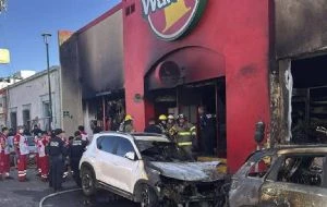 Gobierno de Sonora cancela festejos del Día de muertos tras incendio en tienda Waldo’s de Hermosillo