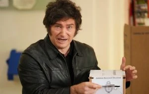 El partido de Javier Milei se impone en las elecciones legislativas de Argentina