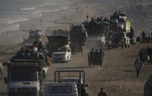 Tropas israelíes avanzan sobre Ciudad de Gaza; el número de muertos supera los 65 mil