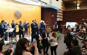 La Sonora Santanera pone a bailar a los diputados (Video)