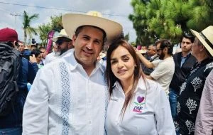 Proponen a Grecia Quiroz, viuda de Carlos Manzo, como alcaldesa de Uruapan