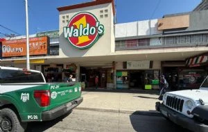 Por inseguras, clausuran 13 tiendas Waldo’s en Tijuana, BC