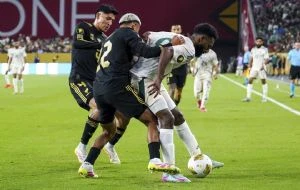 México vence 2-0 a Arabia Saudita y avanza a semifinales en la Copa Oro