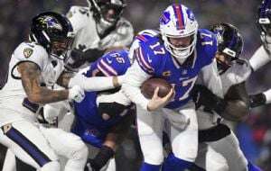 Josh Allen anotó dos touchdowns corriendo en el triunfo de Bills sobre Ravens (Video)