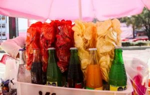 SEP niega marcha atrás sobre comida chatarra, pese a proyecto de reforma