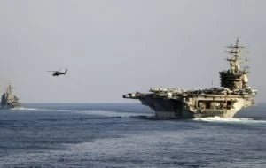Trump pide a productores de petróleo aumentar producción ante temor de que Irán cierre Ormuz