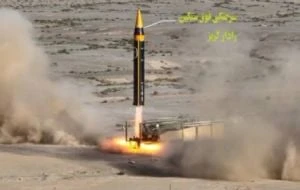 Irán lanza un nuevo misil balístico con 