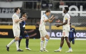 Salzburgo supera 2-1 a Pachuca en partido largamente interrumpido por tormenta en Mundial de Clubes