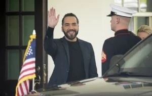 Bukele prohíbe lenguaje inclusivo en escuelas de El Salvador