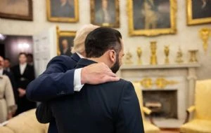Trump defiende ante Bukele la deportación de ciudadanos de EU a prisiones de El Salvador