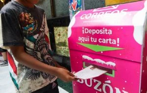 Correos de México suspende envíos postales y paquetería a EU por aranceles de Trump