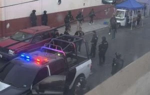 Familia coahuilense es acechada por una veintena de policías en Nayarit