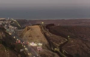 Gobierno de EU reporta baja de casi 90% en intentos de cruce fronterizo de migrantes indocumentados