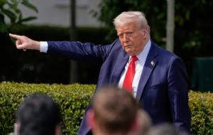 La autocracia, el eje de los primeros 100 días de mandato de Trump