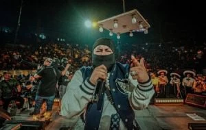 EU acusa al rapero mexicano 