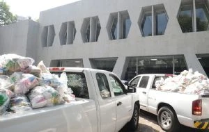 La CDHCM entrega 580 despensas para damnificados por las lluvias