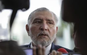 Presentan denuncia contra Adán Augusto por presuntas falsedades en sus declaraciones patrimoniales