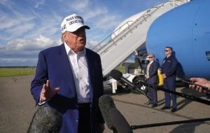 Trump confirma que retrasa hasta el 9 de julio los aranceles del 50% a la UE