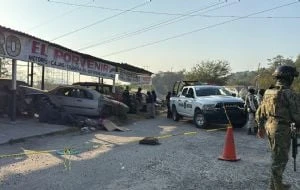 Cadáveres de dos mujeres y un menor son hallados afuera de un deshuesadero en Acapulco