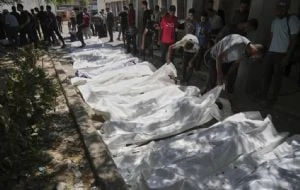 Ataques israelíes matan al menos a 73 personas durante reparto de ayuda en Gaza