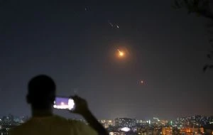 Israel lanza nuevos bombardeos contra 