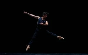 Una ley de mecenazgo para impulsar las industrias creativas: el bailarín Isaac Hernández