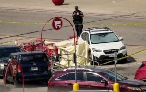 Un hombre balea y mata a tres personas en estacionamiento en Austin, Texas