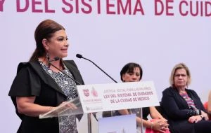 Brugada presenta iniciativa de ley para reconocer el cuidado como un derecho humano en la CDMX