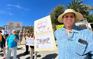 Estadunidenses en Baja California protestan contra “dictadura fascista” de Donald Trump (Video)