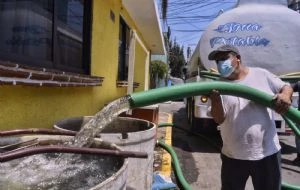 Por aguachicoleo, sólo en Ecatepec piperos ilegales recaudan 2 mil 880 millones al año