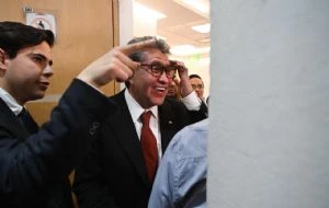 Tras acusación de “albazo”, Monreal pide que se aplace la iniciativa sobre la revocación de mandato