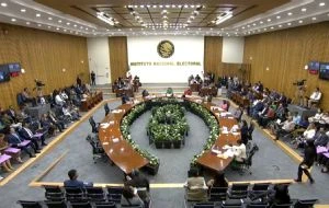 Morena, PRI y PAN llevan al INE el pleito entre “Alito” Moreno y Fernández Noroña